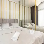 Apartments Warsaw Center Krochmalna 56 by Renters Prestige